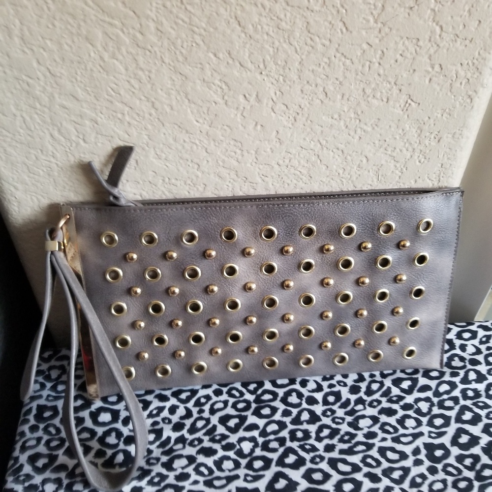Wristlet clutch
